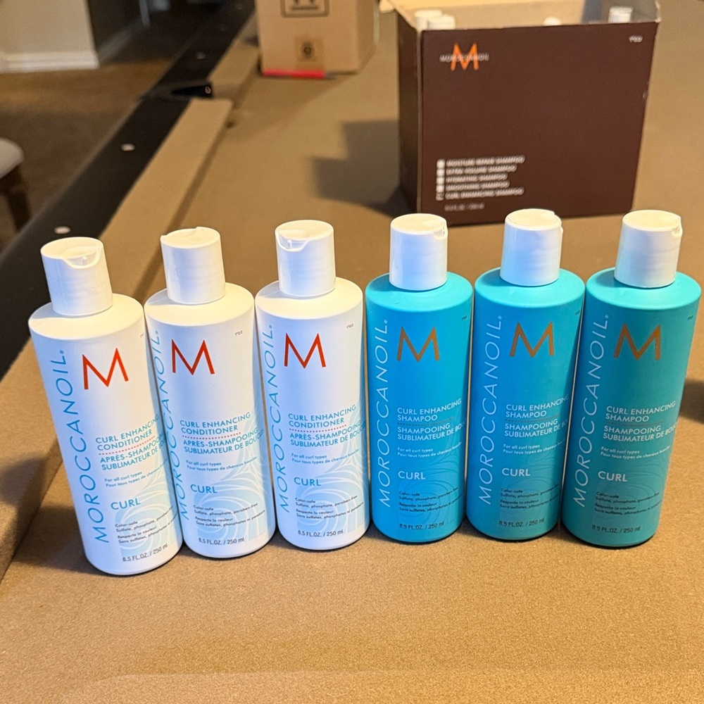 Moroccanoil Curl Enhancing Set in White & Teal